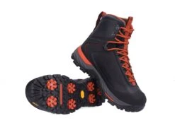 Simms G4 PRO Powerlock Boot // Felt & Vibram -Fishpond Store 13507 003 g4 pro powerlock boot 360spin 32 2100x1622 b57b80db 394b 43ce bcbc 1d84d244da66